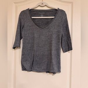 American Eagle Outfitters Gray V-Neck Knit Top